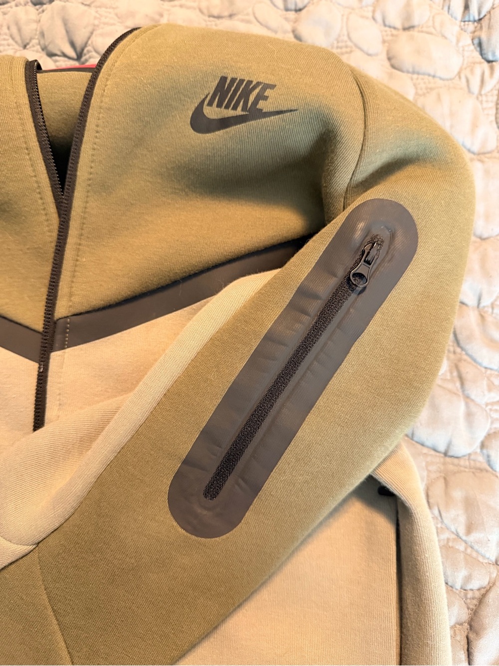 Nike Tek Olive Green Full-Zip Hooded Sweatshirt with Black Trim